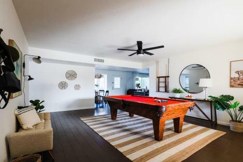 Perfect 4 Bdrm Home With Pool And Game Room!