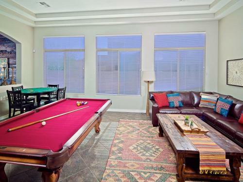 Desert Hills Estate