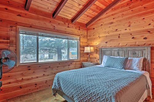 Lakeside Log Cabin With Deck Less Than 2 Mi To Rainbow Lake!