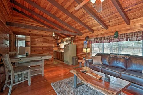 Lakeside Log Cabin With Deck Less Than 2 Mi To Rainbow Lake!