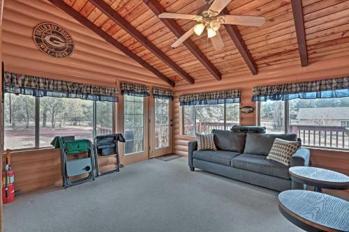 Lakeside Log Cabin With Deck Less Than 2 Mi To Rainbow Lake!
