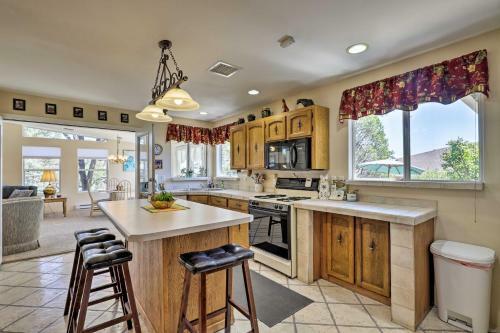 Charming Home About 3 Mi To Prescott Natl Forest!