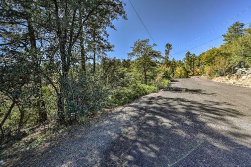 Prescott Cabin With Deck And Mtn Views 4 Mi Downtown!