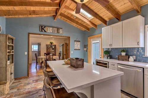 Prescott Cabin With Deck And Mtn Views 4 Mi Downtown!