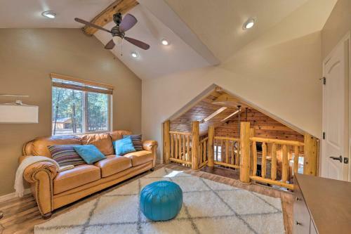 Luxe Cabin With Game Room 1 Mi To Rainbow Lake!