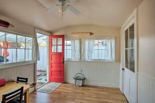 Serendipity Cottage With Yard, Walk To Town And Dining!