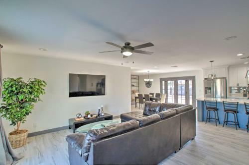Upscale Scottsdale Oasis With Private Hot Tub And Bbq!