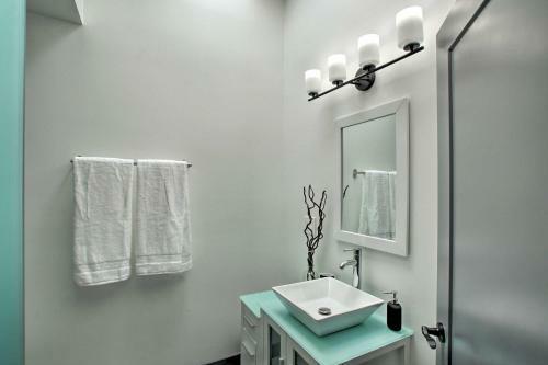 Upscale Scottsdale Oasis With Private Hot Tub And Bbq!