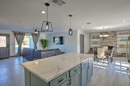 Upscale Scottsdale Oasis With Private Hot Tub And Bbq!
