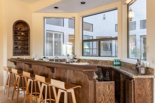 Sonoran By Avantstay - Desert Getaway W/ Pool, Rooftop Deck & Views