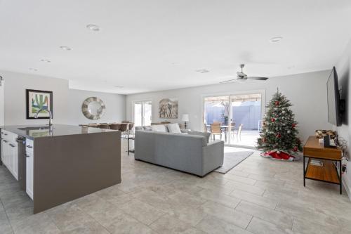Close To Old Town - Pool - Renovated Home