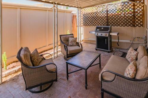 Spacious 4br Townhouse By Old Town By Wanderjaunt
