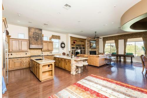 Scottsdale - 8334 E Nightingale Star Dr