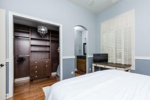Scottsdale - 8334 E Nightingale Star Dr