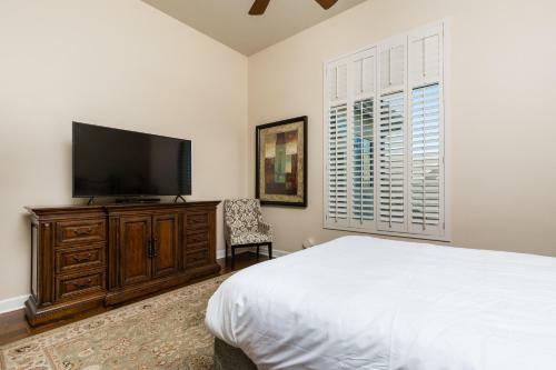 Scottsdale - 8334 E Nightingale Star Dr