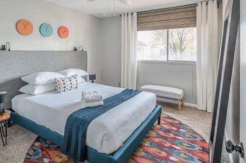Spacious 4br Townhome In Scottsdale By Wanderjaunt