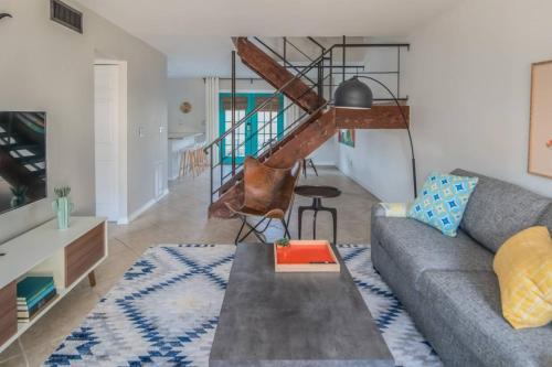 Spacious 4br Townhome In Scottsdale By Wanderjaunt