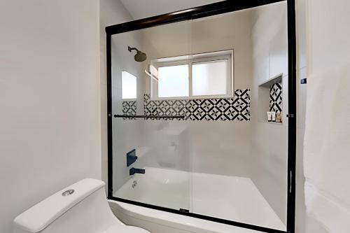 8115edge Home