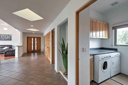 Modern Sedona Home - Steps To Sugar Loaf Hiking!