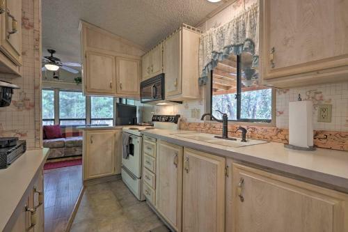 Show Low Home With Deck And Grill - 13 Mi To Hon-dah!