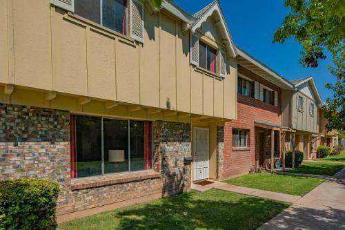 Stylish 3br Townhome In Tempe By Wanderjaunt