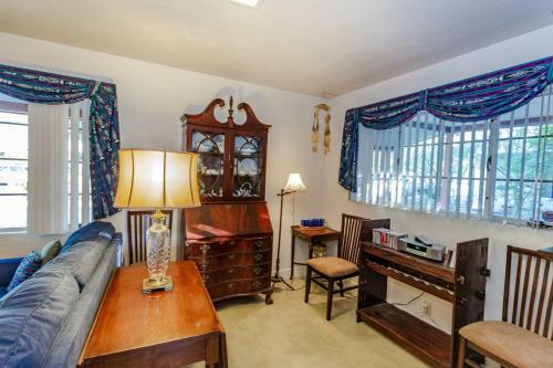 Readers Holmes 2br By Casago