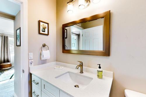 Cozy Tucson Retreat