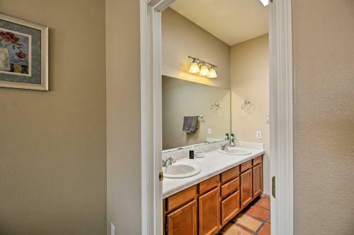 Pet-friendly Tuscon Home With Patio- 9 Mi To Main St