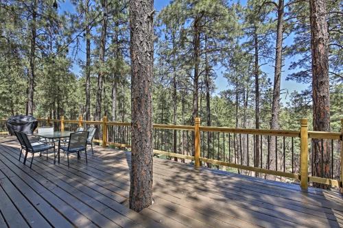 Rustic Prescott Cabin With Loft And 1,000-sq-ft Deck!
