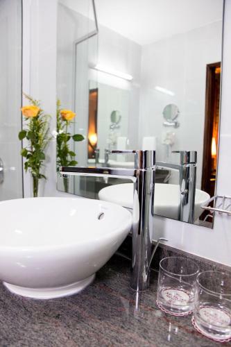African Regent Hotel