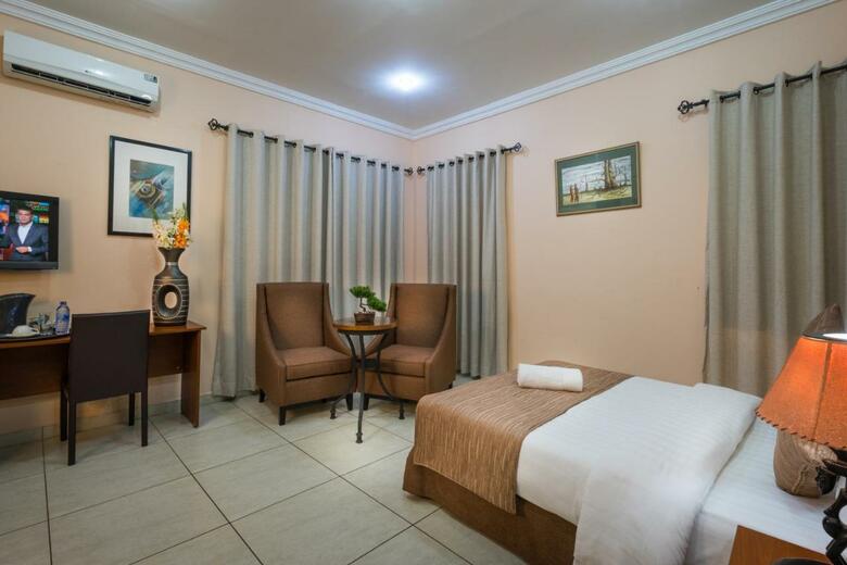 Midindi Hotel