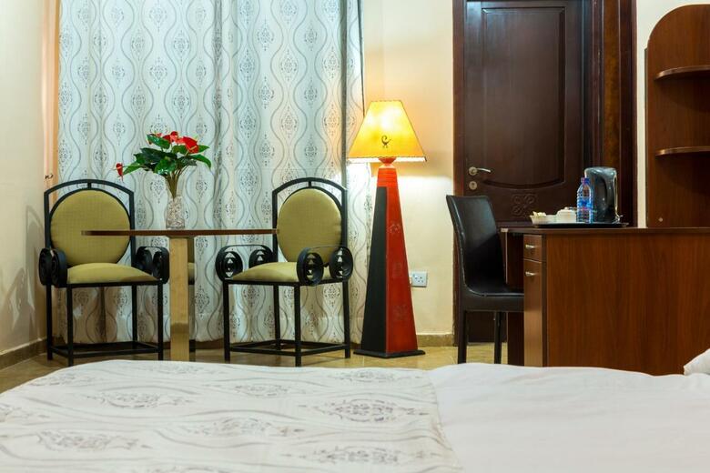 Midindi Hotel