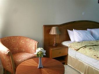Rayporsh Hotel