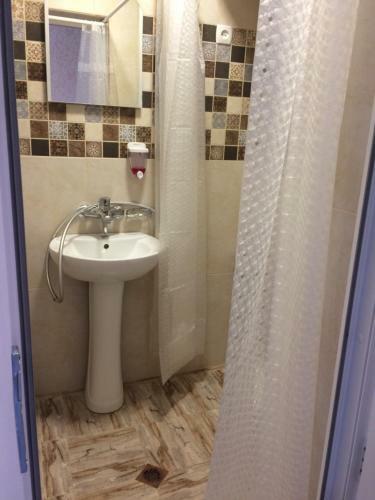 Hostal Sana Guest House