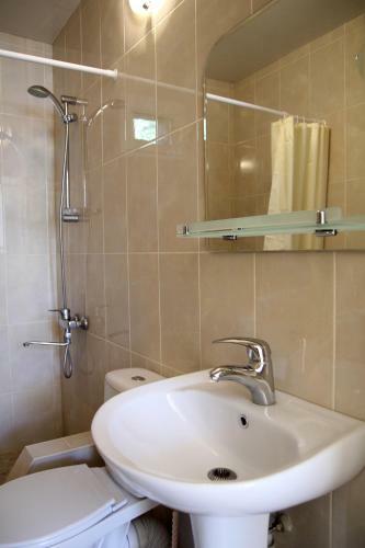 Hostal Guesthouse Lenjeri