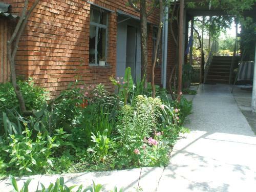 Hostal Tlt Guest House