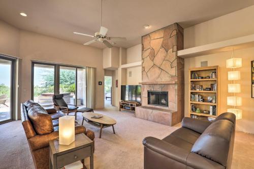 Tucson Getaway With Hot Tub, Fireplace And Office!