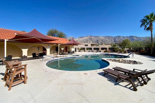 Tucson Townhome With Private Patio And Mtn Views!