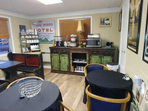 Bed & Breakfast Tradewinds Lodging