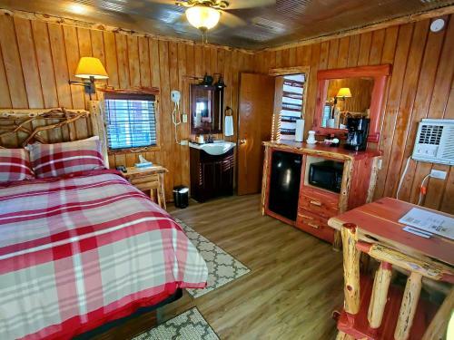 Hotel Log Cabin Inn