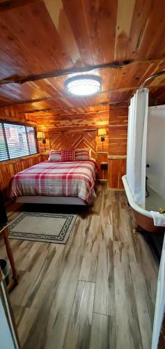 Hotel Log Cabin Inn
