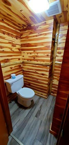 Hotel Log Cabin Inn