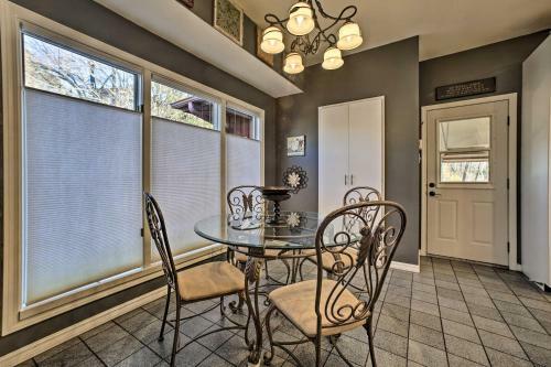 Lakefront Retreat With Dock And Beach 2 Miles To Golf