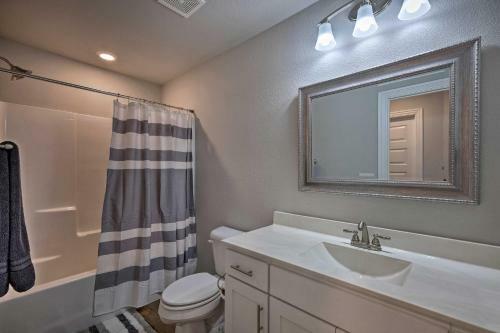 Holiday Island Beaver Lake Escape With Views!