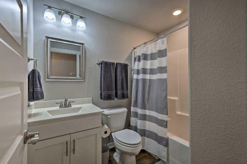 Holiday Island Beaver Lake Escape With Views!