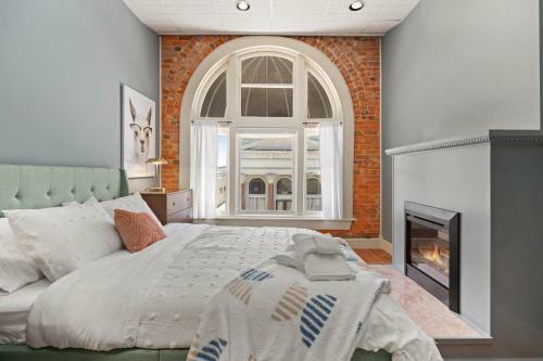 Apartamento The Central Loft - On Town Square! Best Located Property