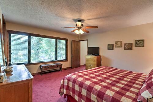 Waterfront Home On Lake Sherwood With Dock And Deck!