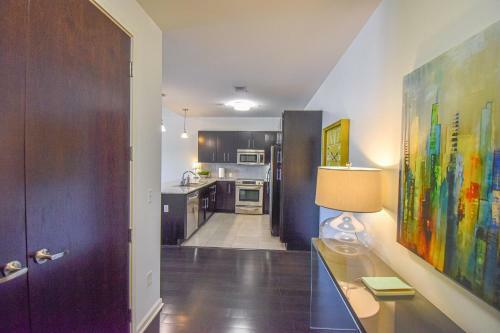 The E?e??l? @ The ?ickson. Walk Everywhere!