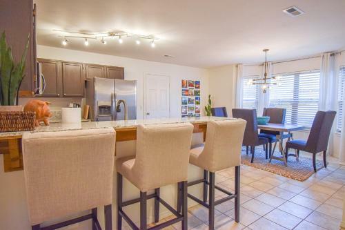 Beck H?us 3 Br Near Ua Ce?tral Location!