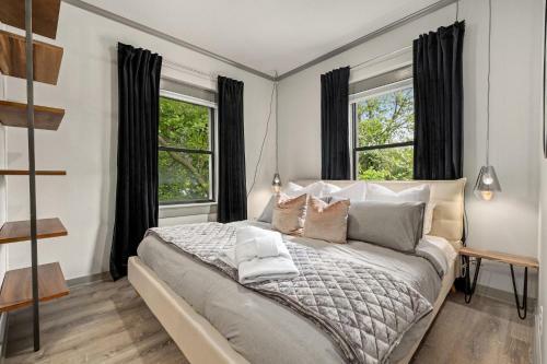 Apartamento Apt On Town Square - Ultimate Dt Fay Location!